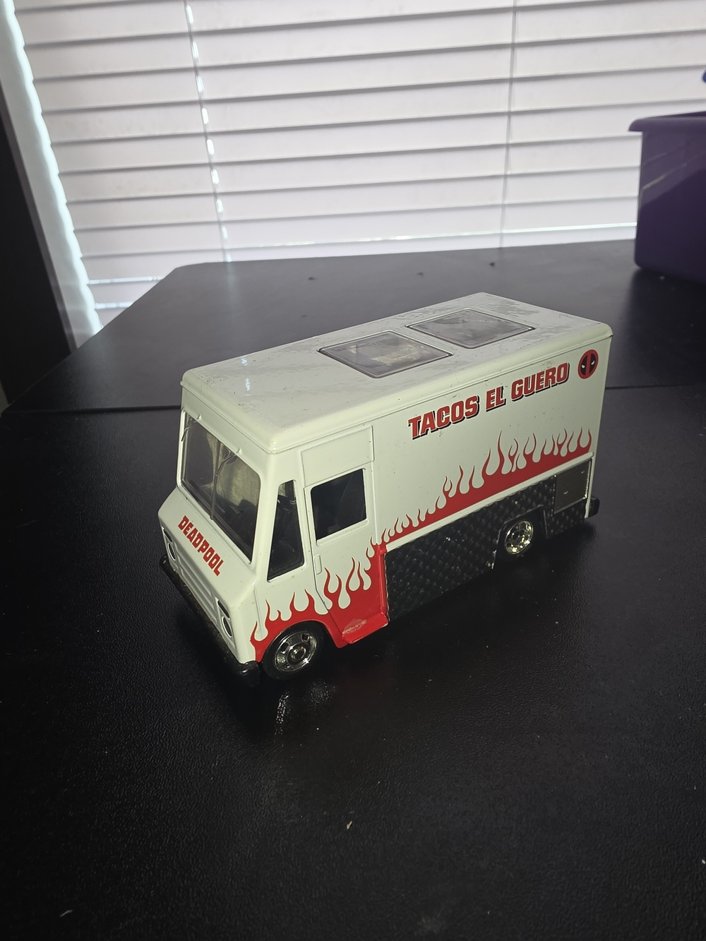 Tacos El Guero White & Red Toy Food Truck - Die-Cast Play Vehicle